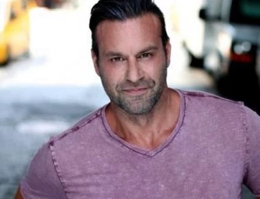 Ο Έλληνας σωματοφύλακας των σταρ του Χόλιγουντ και η απόλυσή του από τον Κ.Γουέστ